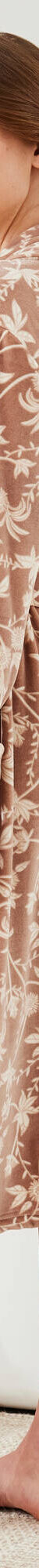 Peignoir velours imprimé fleuri (taupe) Peignoir velours imprimé fleuri (taupe)